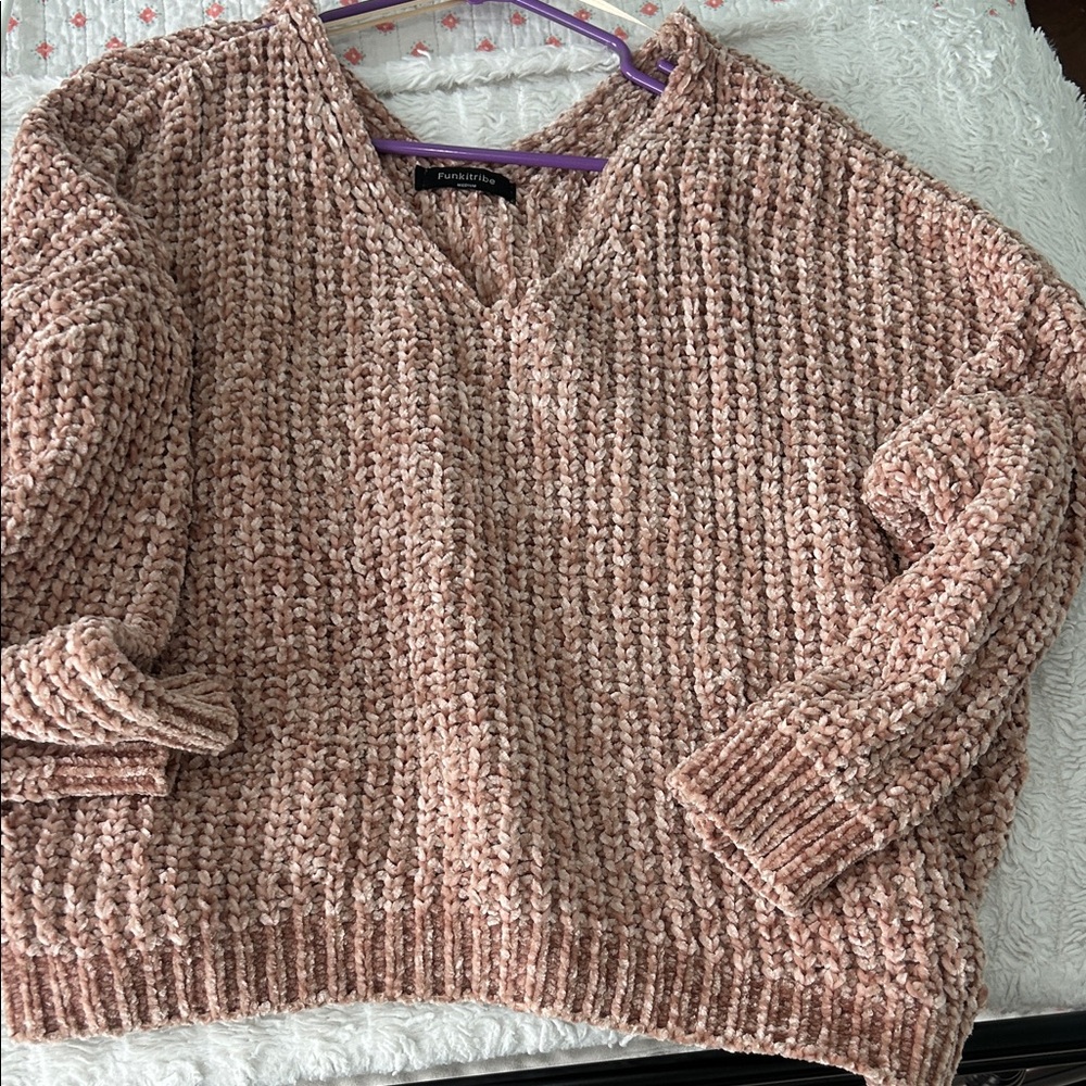Chunky Knit V-Neck Sweater - light brown